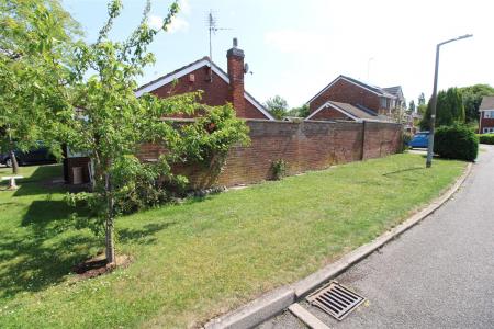2 bedroom Detached bungalow for sale in Lordswell Road, Burton Upon Trent