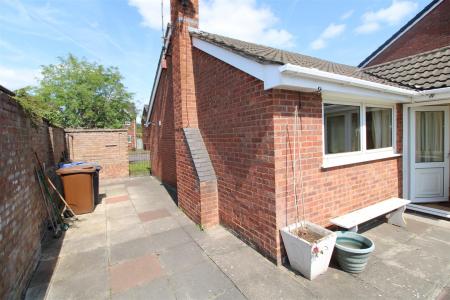 2 bedroom Detached bungalow for sale in Lordswell Road, Burton Upon Trent