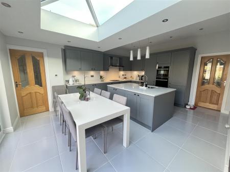 4 bedroom Detached bungalow for sale in Bitham Lane, Stretton