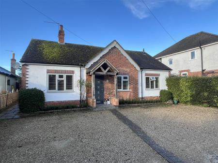 4 bedroom Detached bungalow for sale in Bitham Lane, Stretton