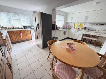 4 bedroom Detached house for sale in Station Road, Rolleston On Dove