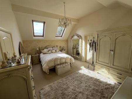 4 bedroom Detached house for sale in Fauld Lane, Tutbury, Burton-On-Trent