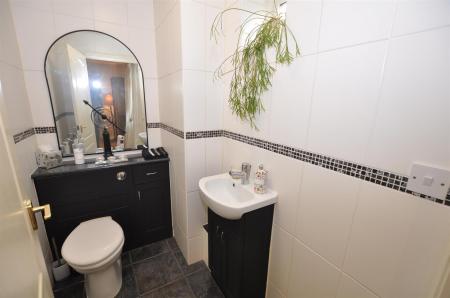 4 bedroom Detached house for sale in Fauld Lane, Tutbury, Burton-On-Trent