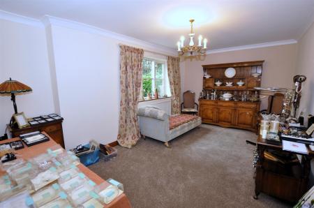 4 bedroom Detached house for sale in Fauld Lane, Tutbury, Burton-On-Trent