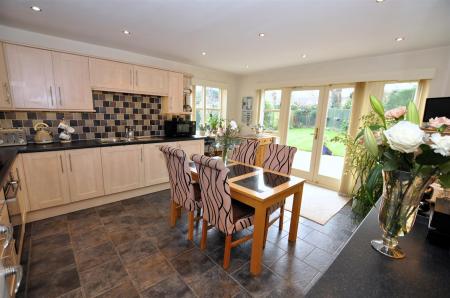 4 bedroom Detached house for sale in Fauld Lane, Tutbury, Burton-On-Trent