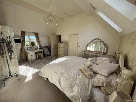 4 bedroom Detached house for sale in Fauld Lane, Tutbury, Burton-On-Trent