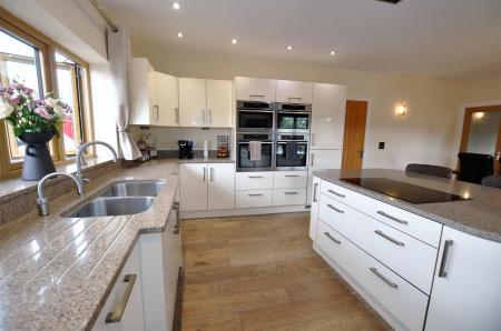 4 bedroom Detached bungalow for sale in Colliery Lane, Linton, Swadlincote