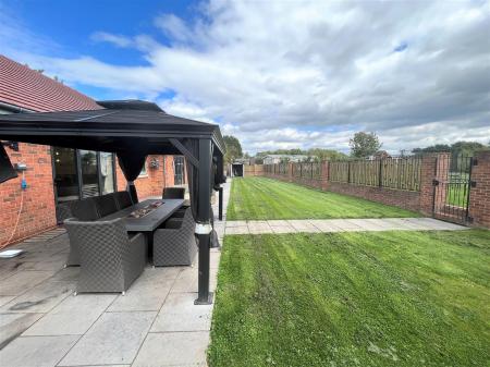 4 bedroom Detached bungalow for sale in Colliery Lane, Linton, Swadlincote