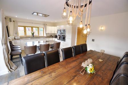 4 bedroom Detached bungalow for sale in Colliery Lane, Linton, Swadlincote