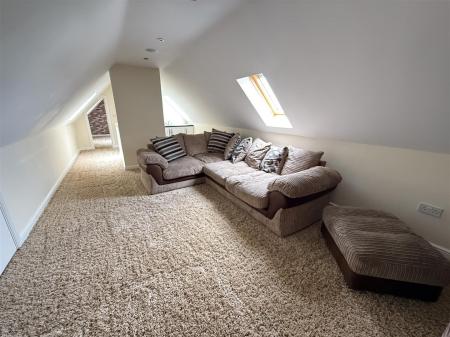 6 bedroom Detached house for sale in Colliery Lane, Linton, Swadlincote