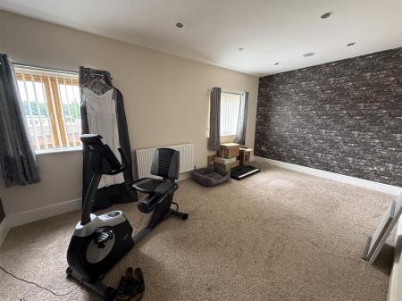 6 bedroom Detached house for sale in Colliery Lane, Linton, Swadlincote