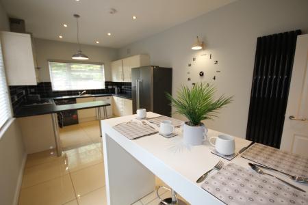 1 bedroom House share to let in Belvedere Road, Staffordshire, Burton upon Trent, DE13