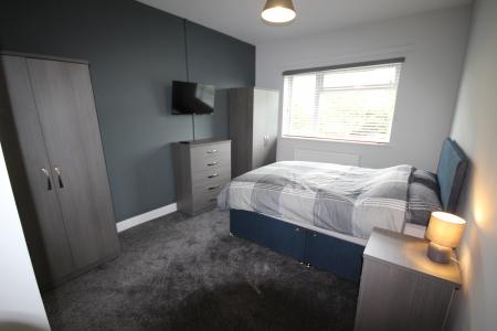 Belvedere Road, Staffordshire, Burton upon Trent, DE13