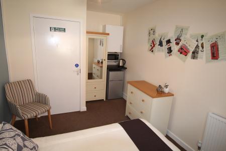 1 bedroom House share to let in Borough Road, Burton upon Trent, DE14