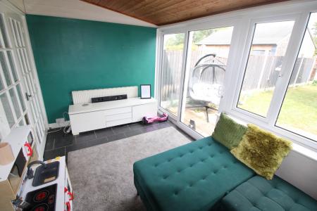 3 bedroom Terraced House to let in Harrow Drive, Burton Upon Trent, Branston, DE14