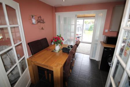 3 bedroom Terraced House to let in Harrow Drive, Burton Upon Trent, Branston, DE14
