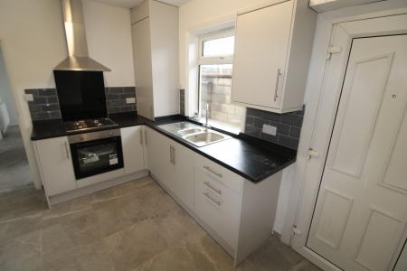 3 bedroom Terraced House to let in Oak Street, Staffordshire, Burton upon Trent, DE14