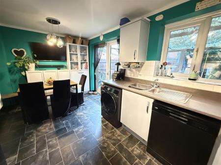 3 bedroom Town house for sale in Upton Drive, Burton-On-Trent