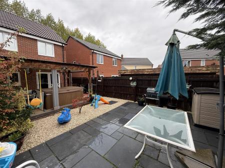 3 bedroom Town house for sale in Upton Drive, Burton-On-Trent