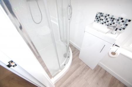 1 bedroom House share to let in Eton Road, Burton upon Trent, DE14