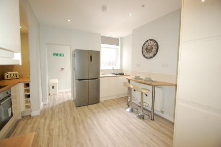 1 bedroom House share to let in Eton Road, Burton upon Trent, DE14