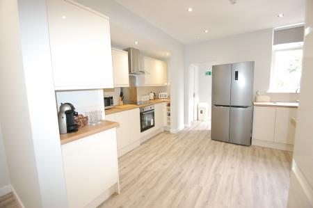 1 bedroom House share to let in Eton Road, Burton upon Trent, DE14