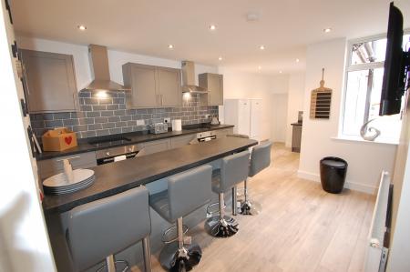 1 bedroom House share to let in Calais Road, Burton upon Trent, DE13