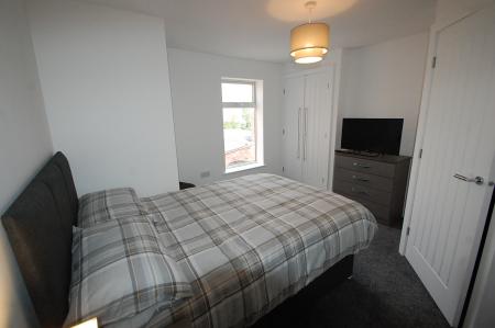 1 bedroom House share to let in Calais Road, Burton upon Trent, DE13