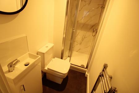 1 bedroom House share to let in Wyggeston Street, Staffordshire, Burton upon Trent, DE13