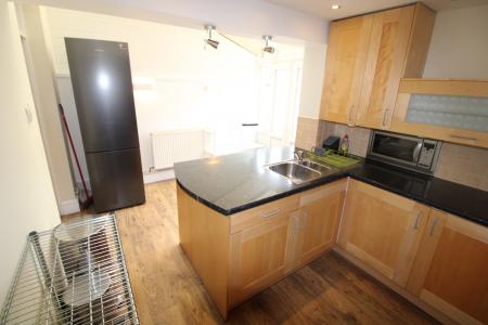 2 bedroom Terraced House to let in Victoria Crescent, Staffordshire, Burton upon Trent, DE14