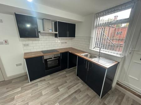 1 bedroom Studio flat to let in High Street, Staffordshire, Burton upon Trent, DE14