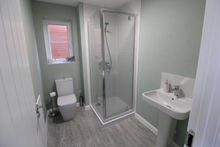 3 bedroom Detached house to let in Thorneywood Road, Staffordshire, Drakelow, DE15