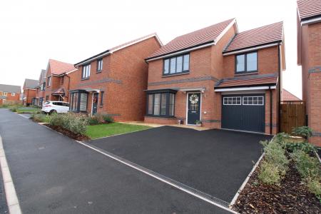 3 bedroom Detached house to let in Thorneywood Road, Staffordshire, Drakelow, DE15