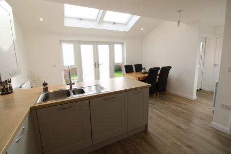 3 bedroom Detached house to let in Thorneywood Road, Staffordshire, Drakelow, DE15