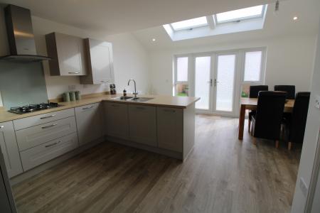 3 bedroom Detached house to let in Thorneywood Road, Staffordshire, Drakelow, DE15