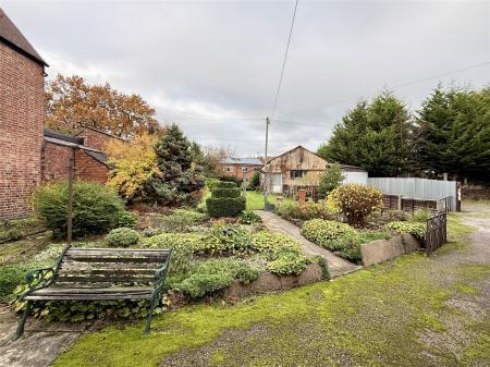 5 bedroom Detached house for sale in St Peters Street, Stapenhill, Burton on Trent