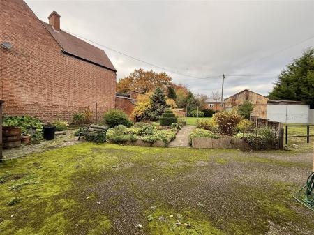 5 bedroom Detached house for sale in St Peters Street, Stapenhill, Burton on Trent