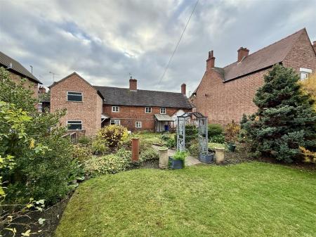 5 bedroom Detached house for sale in St Peters Street, Stapenhill, Burton on Trent