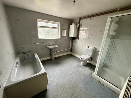 5 bedroom Detached house for sale in St Peters Street, Stapenhill, Burton on Trent