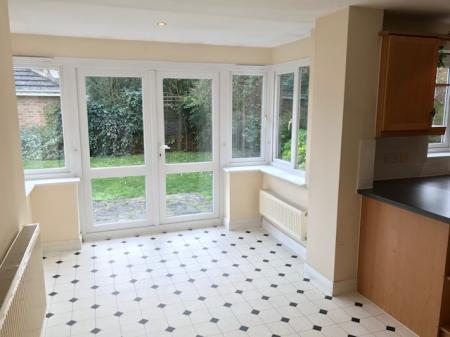 4 bedroom Detached house to let in Forest Edge Way, Staffordshire, Burton upon Trent, DE13
