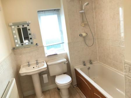 4 bedroom Detached house to let in Forest Edge Way, Staffordshire, Burton upon Trent, DE13