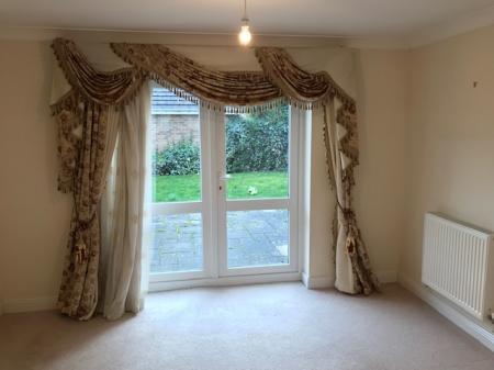 4 bedroom Detached house to let in Forest Edge Way, Staffordshire, Burton upon Trent, DE13