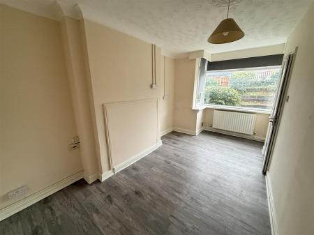 3 bedroom Semi-detached house for sale in Calais Road, Burton-On-Trent