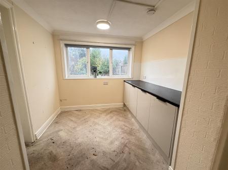 3 bedroom Semi-detached house for sale in Calais Road, Burton-On-Trent