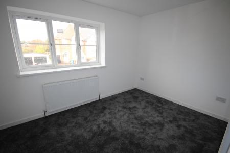3 bedroom Semi-detached house to let in Bretlands Way, Staffordshire, Burton upon Trent, DE15