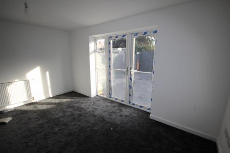 3 bedroom Semi-detached house to let in Bretlands Way, Staffordshire, Burton upon Trent, DE15