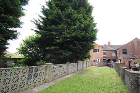 1 bedroom House share to let in Belvedere Road, Staffordshire, Burton upon Trent, DE13