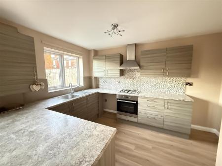 3 bedroom Town house for sale in Alexandra Road, Swadlincote