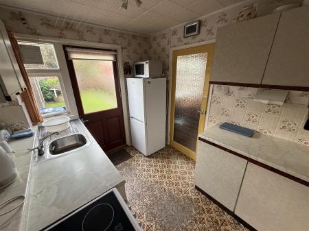 3 bedroom Town house for sale in Winchester Drive, Burton-On-Trent