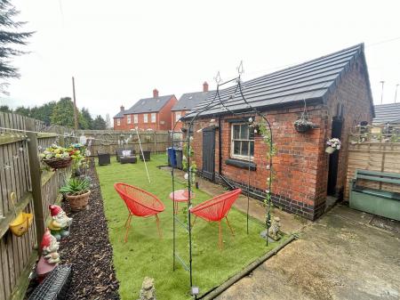 3 bedroom End of terrace house for sale in Shobnall Road, Burton-On-Trent